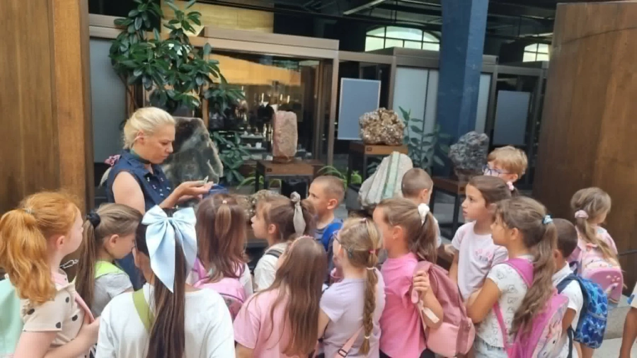 Лятната академия започна в Рила: Децата учиха за кристалите, месиха хляб
