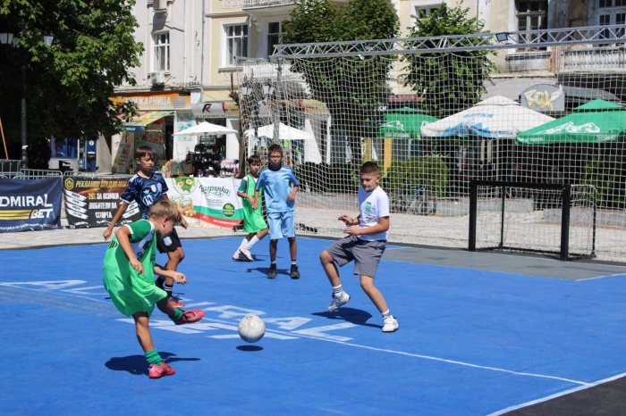 Мини футболът завладя Разлог с второто издание на 3х3 Football Bulgaria