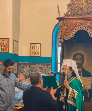 Храмът в Лешница посрещна патриарх Даниил за 100-годишнината си, нов кръст заблестя на купола