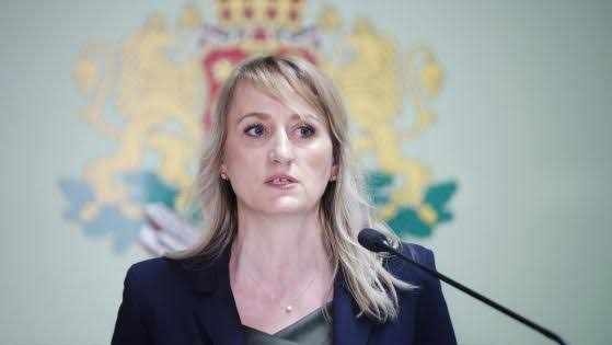Министър Карамфилова: Няма данни кариерите край яз. Студена да са причина за земетръсна активност