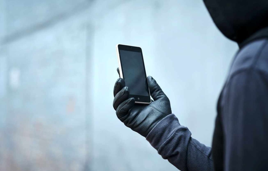 Кражби в Благоевград: Задигнаха портмоне с 1800 евро и два телефона от жилище