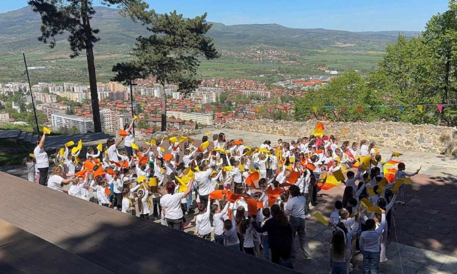 От приказки до походи: Безплатни летни занимания събират деца в кюстендилските читалища