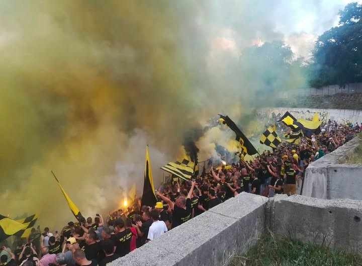 „Да напълним стадиона!“: Миньор Перник призова феновете преди старта на новия сезон