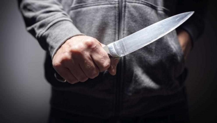 Мъж с два ножа заплаши свои познати в Кюстендил, настаниха го в психиатрия