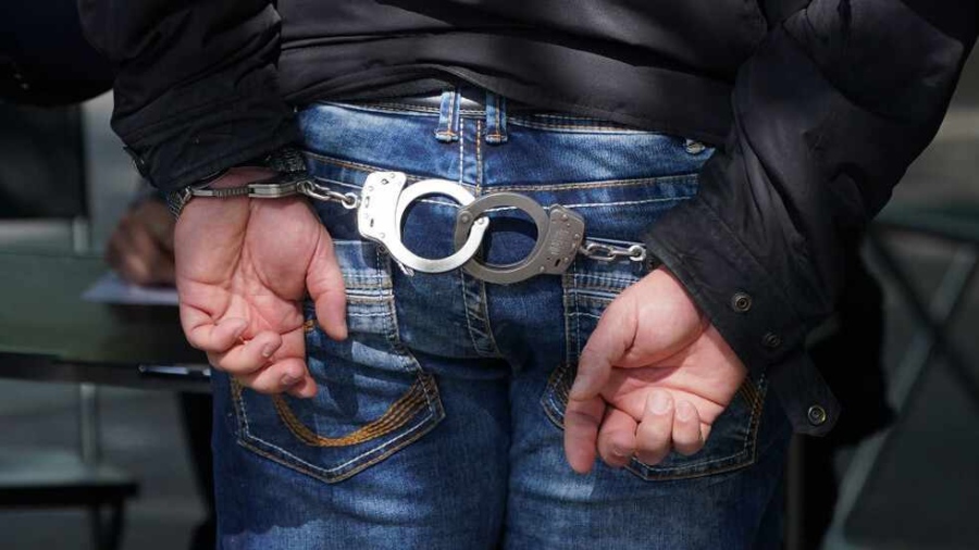 Криминално проявена самоковка открадна 170 евро от дом, върна парите и получи 72 часа арест