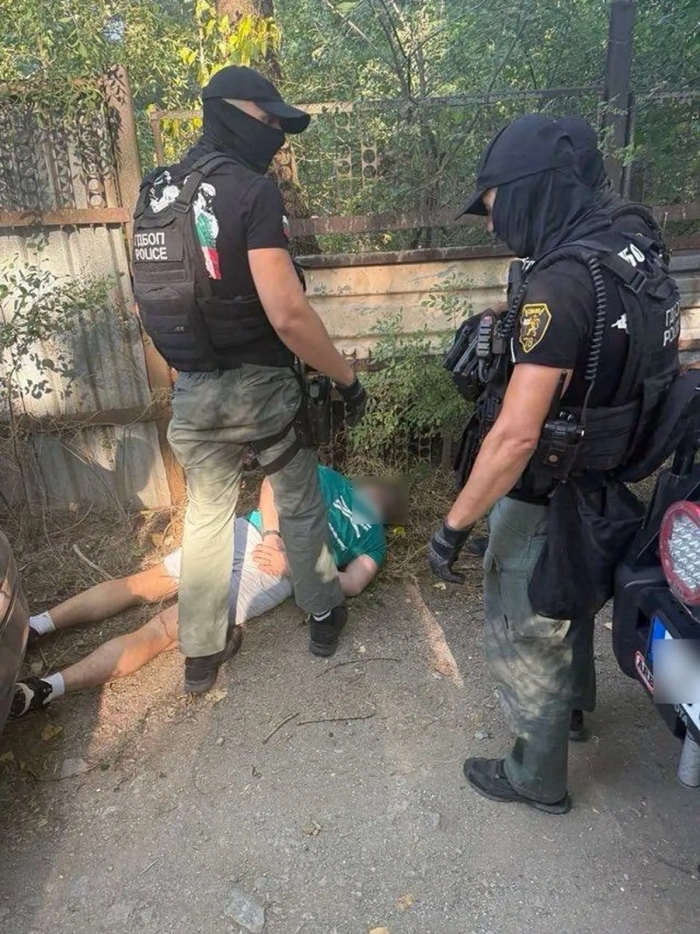 8 обвиняеми от „фабрика за смърт“ с производство на фентанил в София