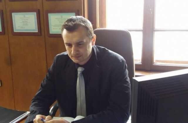 Прокурор Ивайло Иванов от Кюстендил получи златен почетен знак от ВСС за пенсионирането си