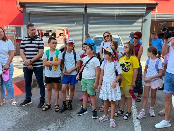 Самоков даде урок по грижа за гората: деца влязоха в ролята на малки пожарникари в битката с огъня