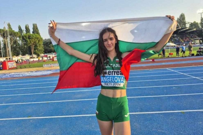 17-годишна българка покори света! Виктория Ангелова е световна шампионка в тройния скок
