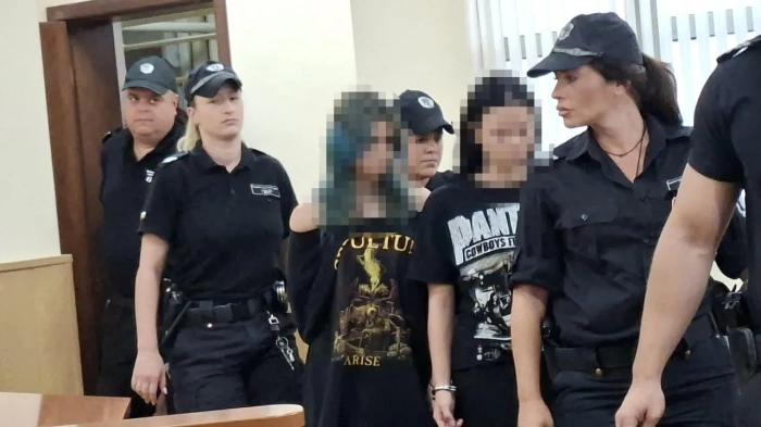 Младежи от групата, убила Георги Кузев, пребиха чужденци и се снимаха