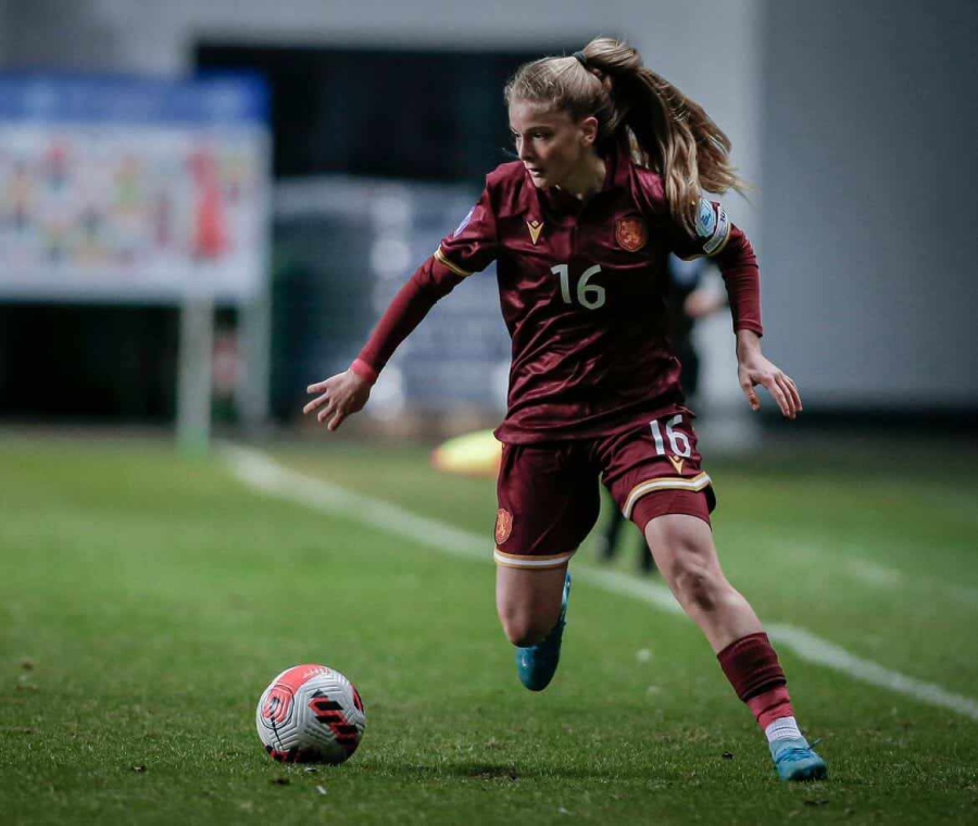 От Крупник до Италия: 18-годишната Катерина-Мария Равначка подписа с \