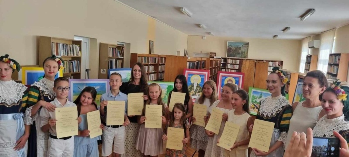 Ихтиман през очите на децата: „Градът оживя“ в рисунки, носии и български традиции