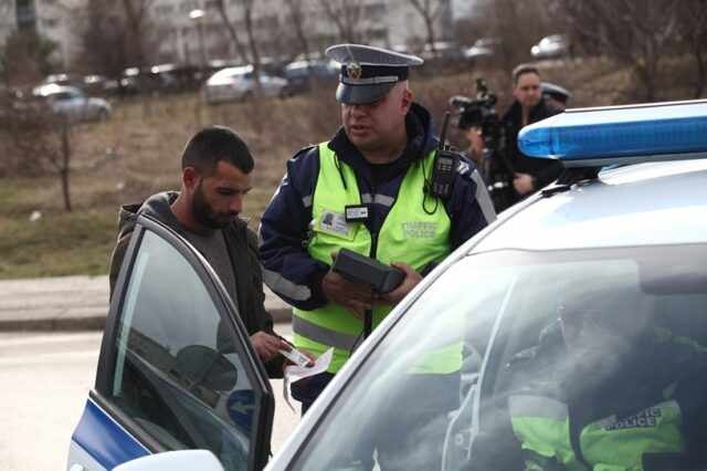 Неправоспособни шофьори с нерегистрирани мотор и АТВ спипаха в Кюстендил и Дупница