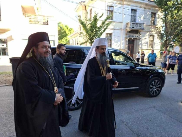 Патриарх Даниил оглави празничната литургия в храма \