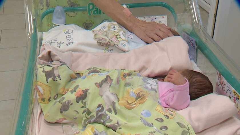 Богородична радост: 7 двойки близнаци се родиха само за седмица в „Майчин дом“