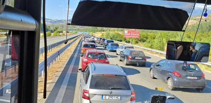 На прибиране от Гърция: Голямо задръстване край Кресна