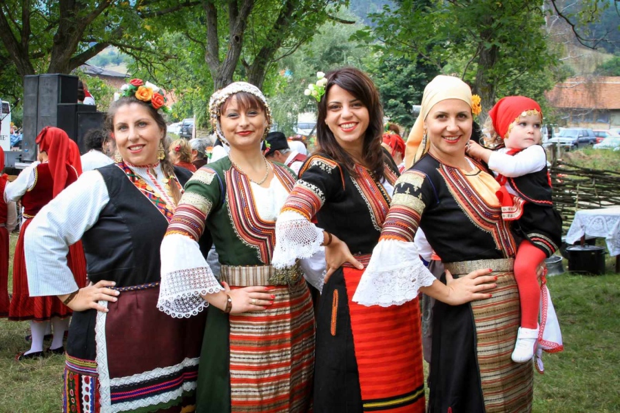 За първи път! Жеравна търси най-красива мома в народна носия