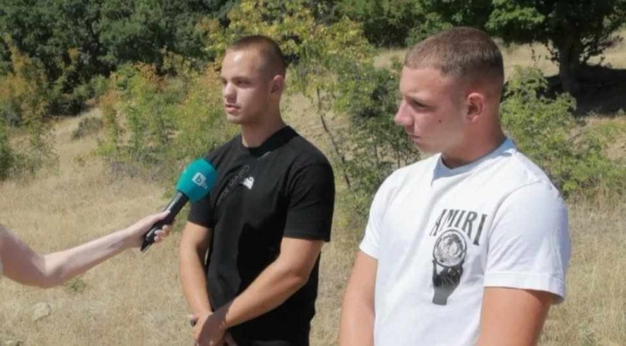 Истински герои: Двама тийнейджъри спряха пожар преди да стигне до къщите в Кошарица