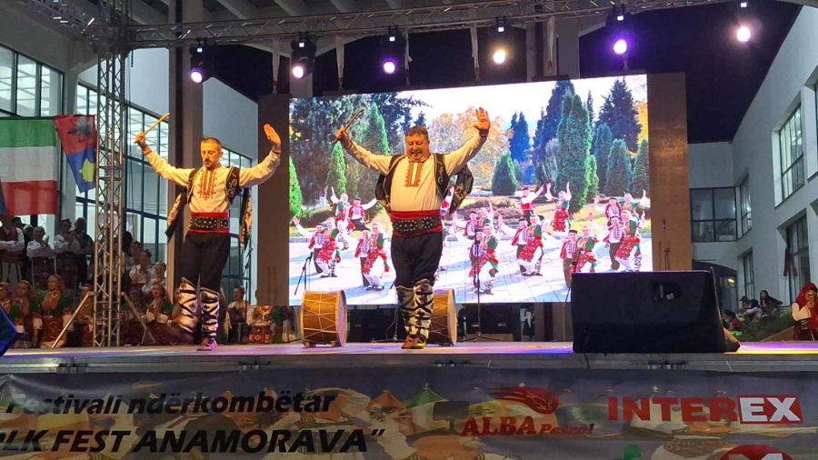 Симитли ликува! „Веселие“ омая журито в Косово с хореография и традиционни костюми