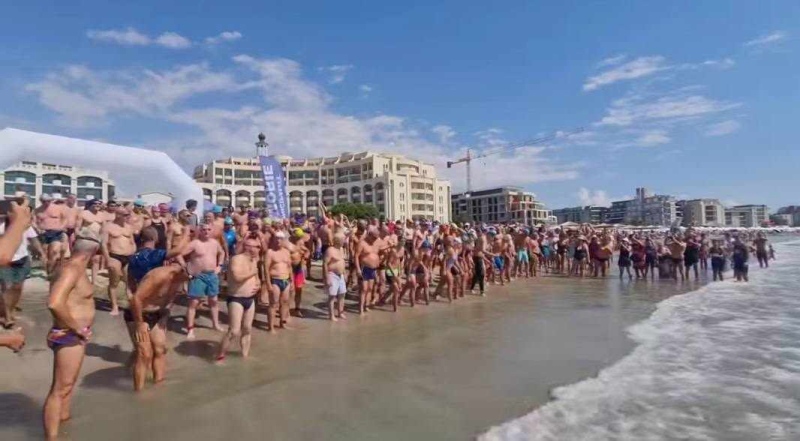 Валентин Митрев от Сандански с 11-о място в конкуренцията на над 170 плувци от осем държави