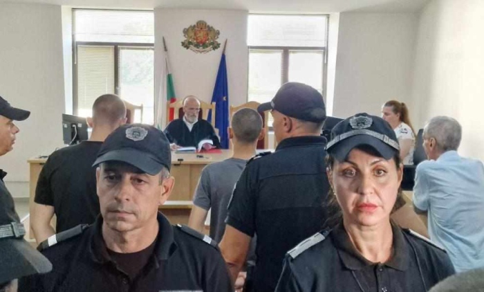 „Сякаш стоят срещу символ на нещо омразно“: Обвиненият за побоя над непалците остава на свобода