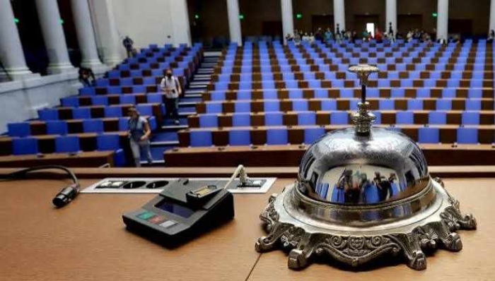  Парламентът се връща от ваканция за извънредно заседание, обсъжда ключови промени в Плана за възстановяване