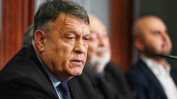 Министърът сложи край на спора: На 15 септември учениците се връщат в клас