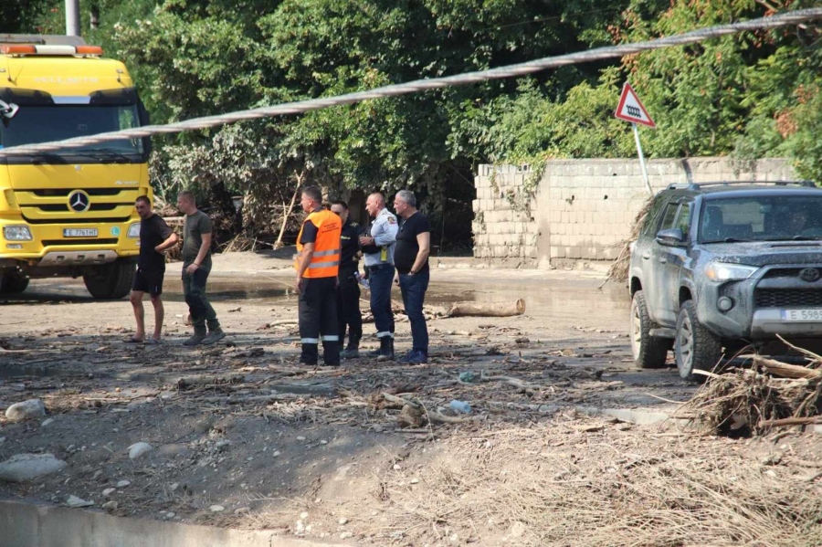 ЮЗДП помага на пострадалите от наводнението райони в Струмяни