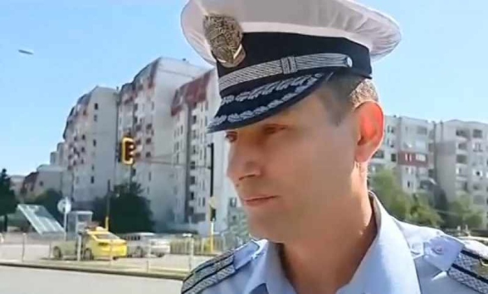 Началникът на „Пътна полиция“ лично се заел и помогнал на дупничанин да регистрира кемпера си