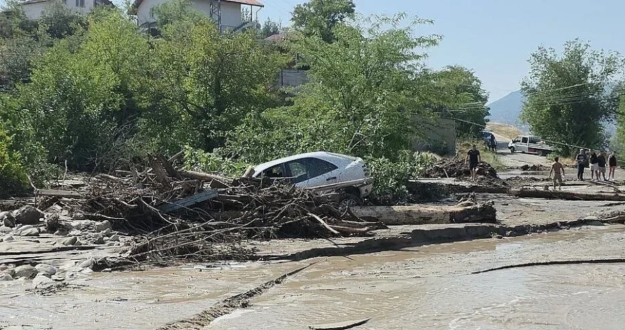 Започва дарителска кампания за пострадалите от наводнението в Струмяни