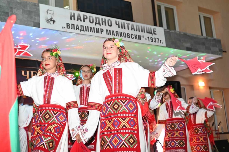 Футбол, музика и срещи между поколенията оживиха Крупник