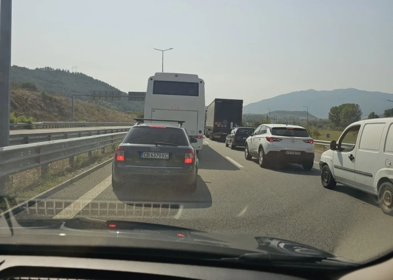 Отново задръстване към Кулата, тапата започва още от Симитли