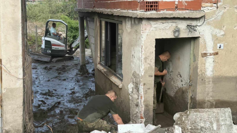 Струмяни има нужда от още доброволци и дарения след наводнението