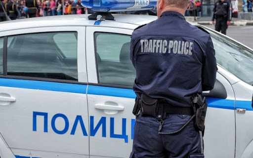 Полицията спря шофьор без книжка в Дъбница