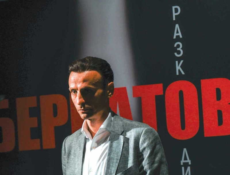 Димитър Бербатов се връща в родното училище преди театралния си дебют в Благоевград