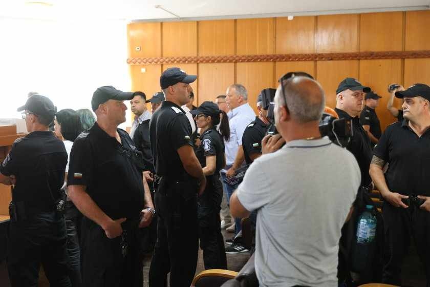 Адвокат изпусна срока за обжалване: 17-годишен обвиняем за убийството на Георги Кузев в Пловдив остава в ареста