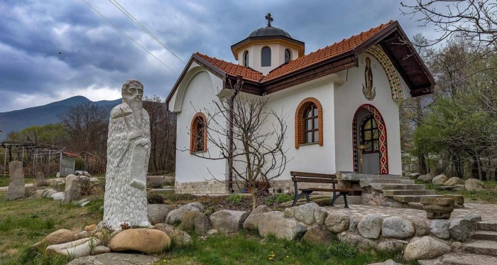 Кощунство в Самораново: Обраха близо 2000 евро от кутия за дарения в параклиса „Св. Иван Рилски“
