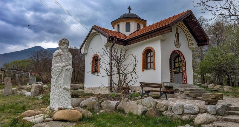 Кощунство в Самораново: Обраха близо 2000 евро от кутия за дарения в параклиса „Св. Иван Рилски“