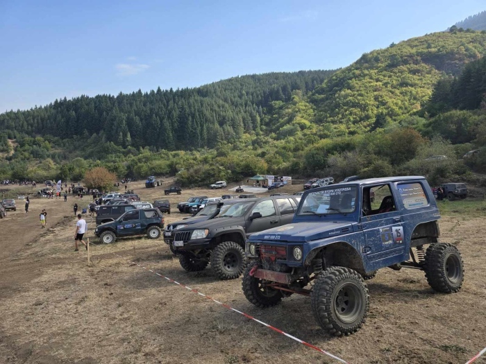 Дупница на високи обороти: Първият Extreme Offroad 4x4 вече е в разгара си
