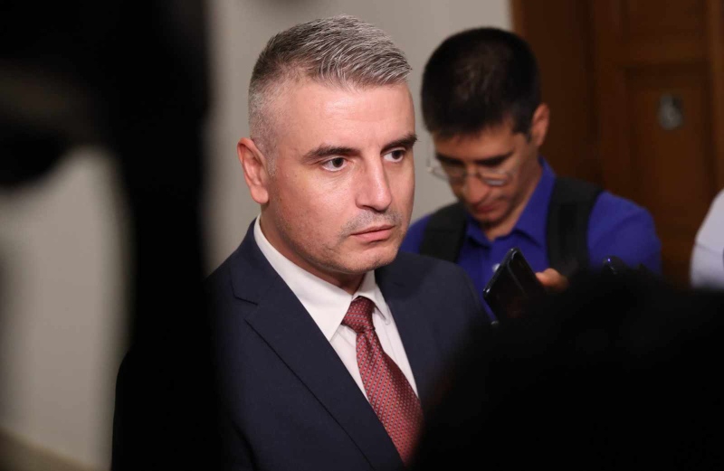„Това вече не е просто още един инцидент“: Рибарски  от ПП с остър коментар след взрива в „ЕМКО“