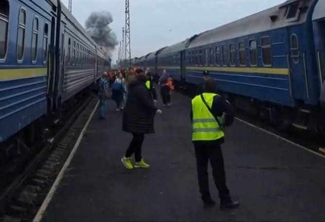 Атака край границата с Полша: руски дрон порази пътнически влак с 206 души в Украйна