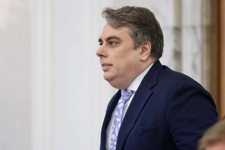 Асен Василев: Илияна Йотова е помилвала втори наркодилър, рецидивист и член на ОПГ