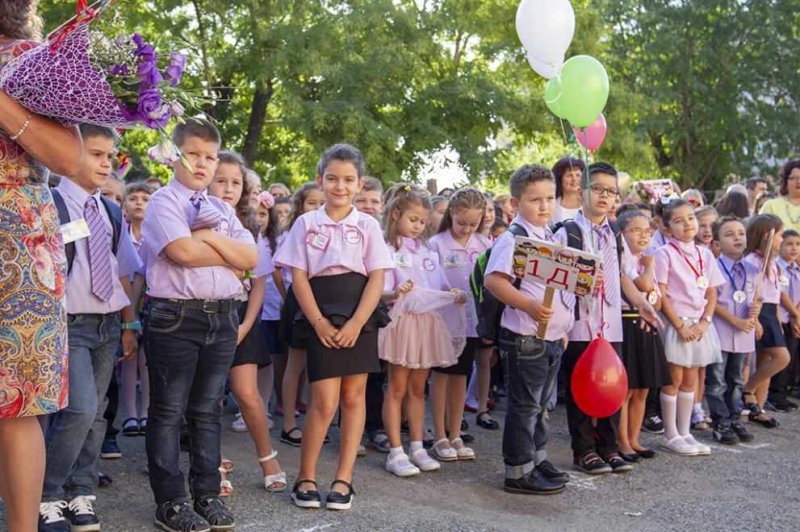 Първият учебен ден е: 2322 училища отварят врати за над 700 000 ученици