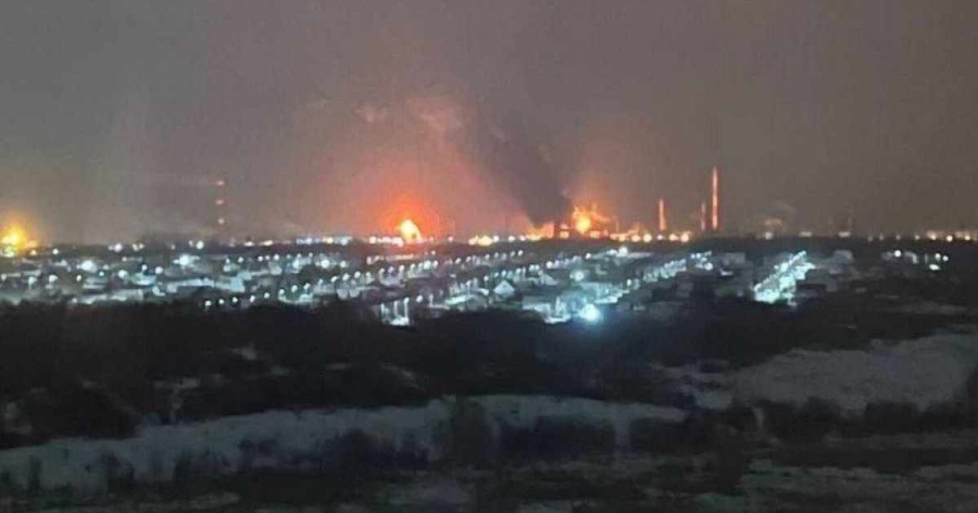 Украйна порази руска рафинерия, Москва отвърна
