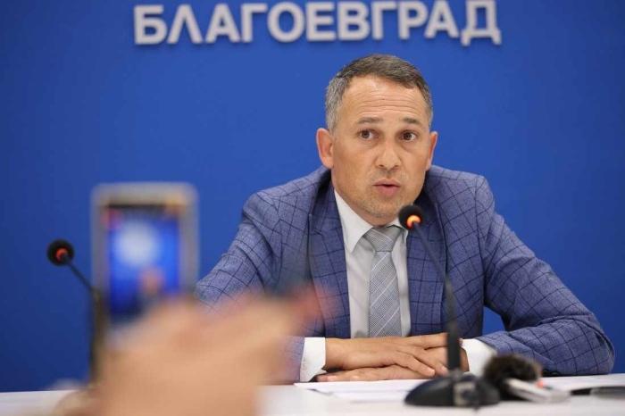 Няма разрив! Ветераните и Калпакчиев продължават разговорите за акциите на Пирин