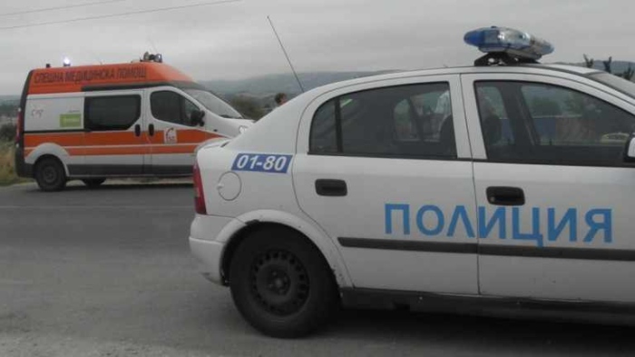 Велосипедистка е с опасност за живота след удар в автомобил край Ихтиман