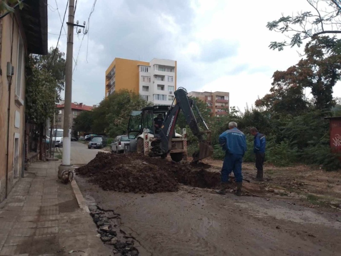 Авария в центъра на Дупница остави десетки домакинства без вода