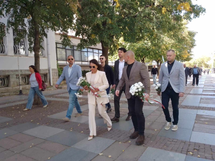 Дупница отбеляза Деня на независимостта с наситена програма и възстановка