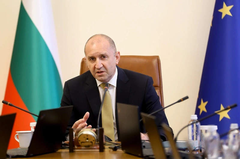 Забрана за реклама на хазарт, но не съвсем: Радев удря казината, но им оставя „спортната“ вратичка