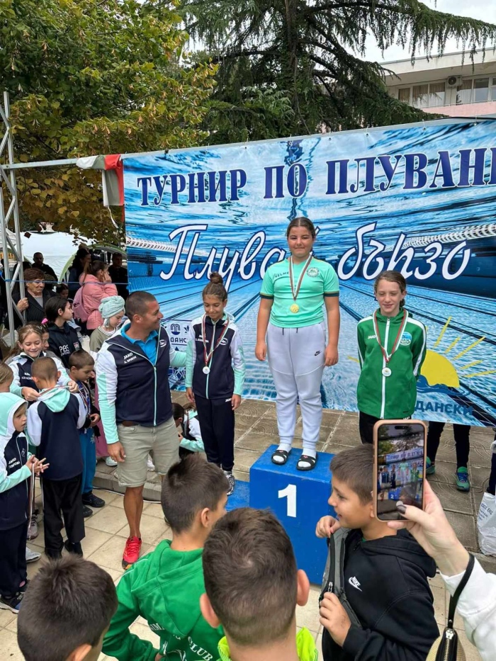 „Перун Разлог“ с девет медала от турнира „Плувай бързо“ в Сандански